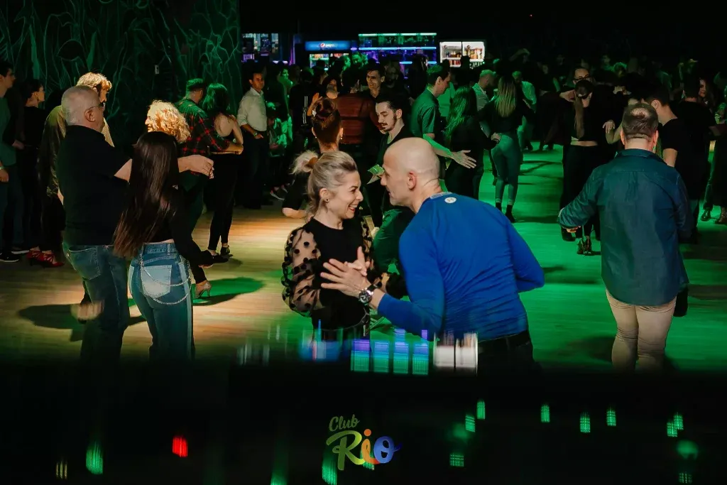 Salsa dance schools in Bucharest | Scoli de dans in Bucuresti