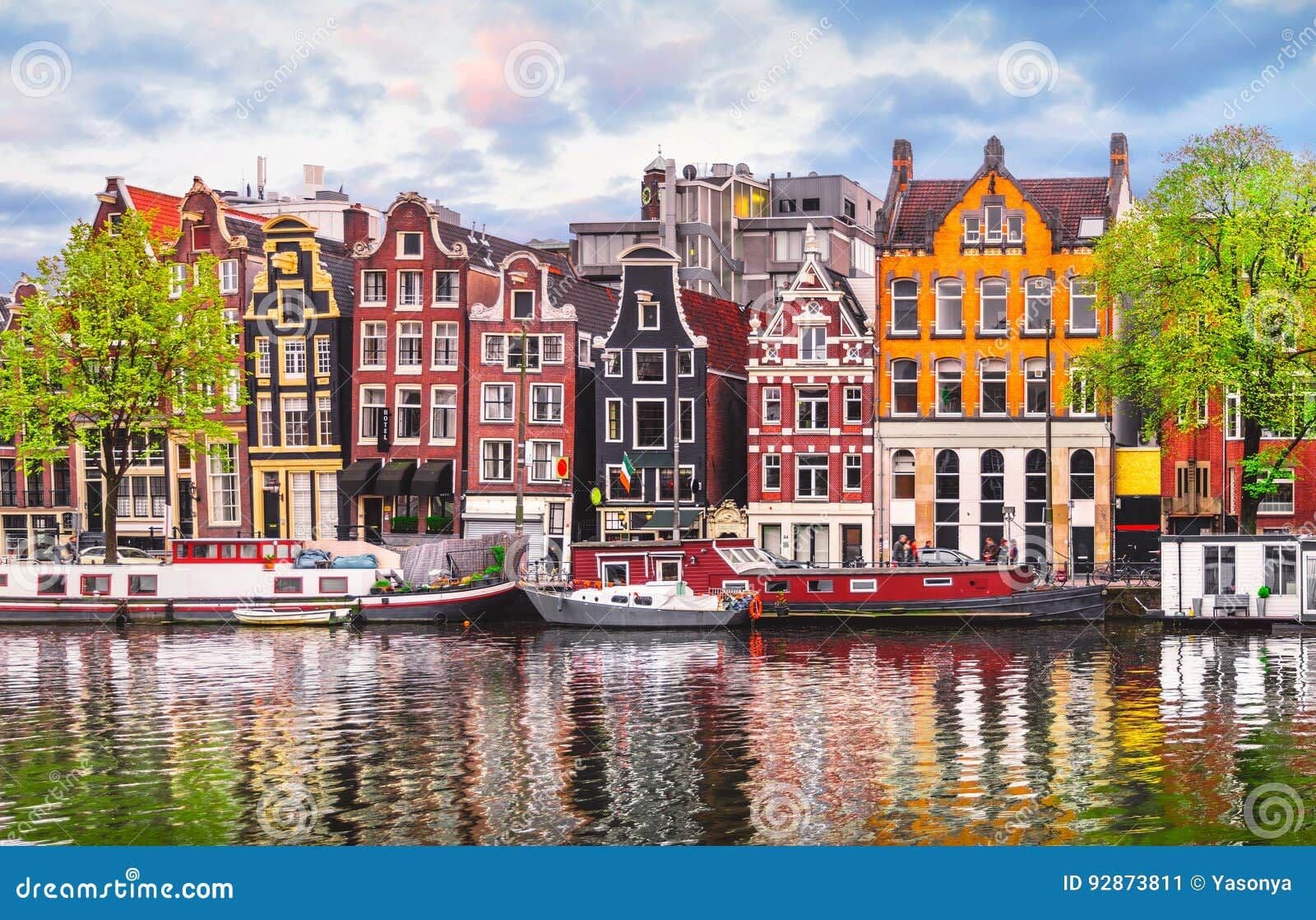 Salsa dance schools in Amsterdam